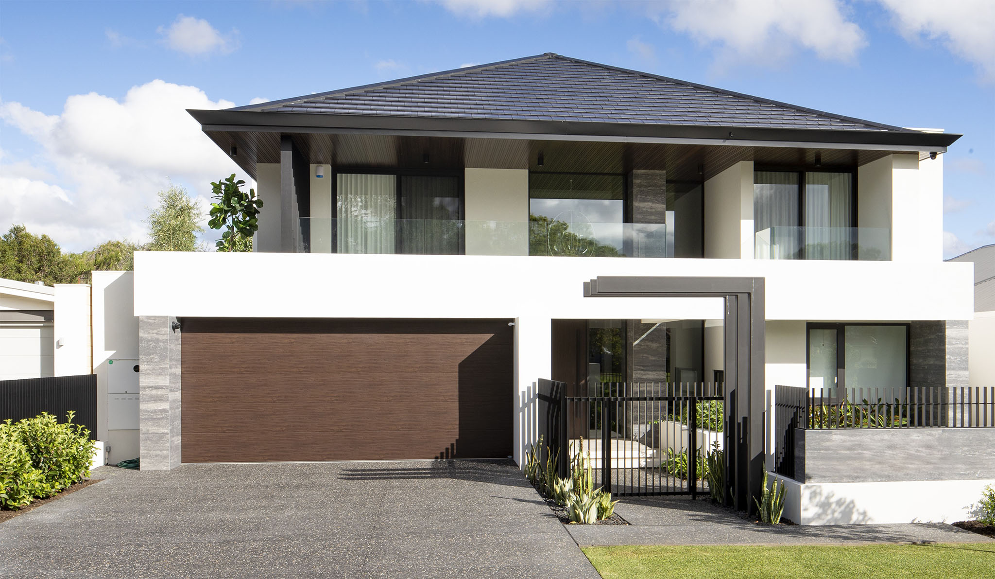 UniCote® LUX sectional garage door style Toowoomba