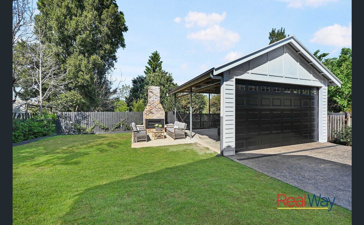 Sectional garage door on a Lockyer Valley acreage home